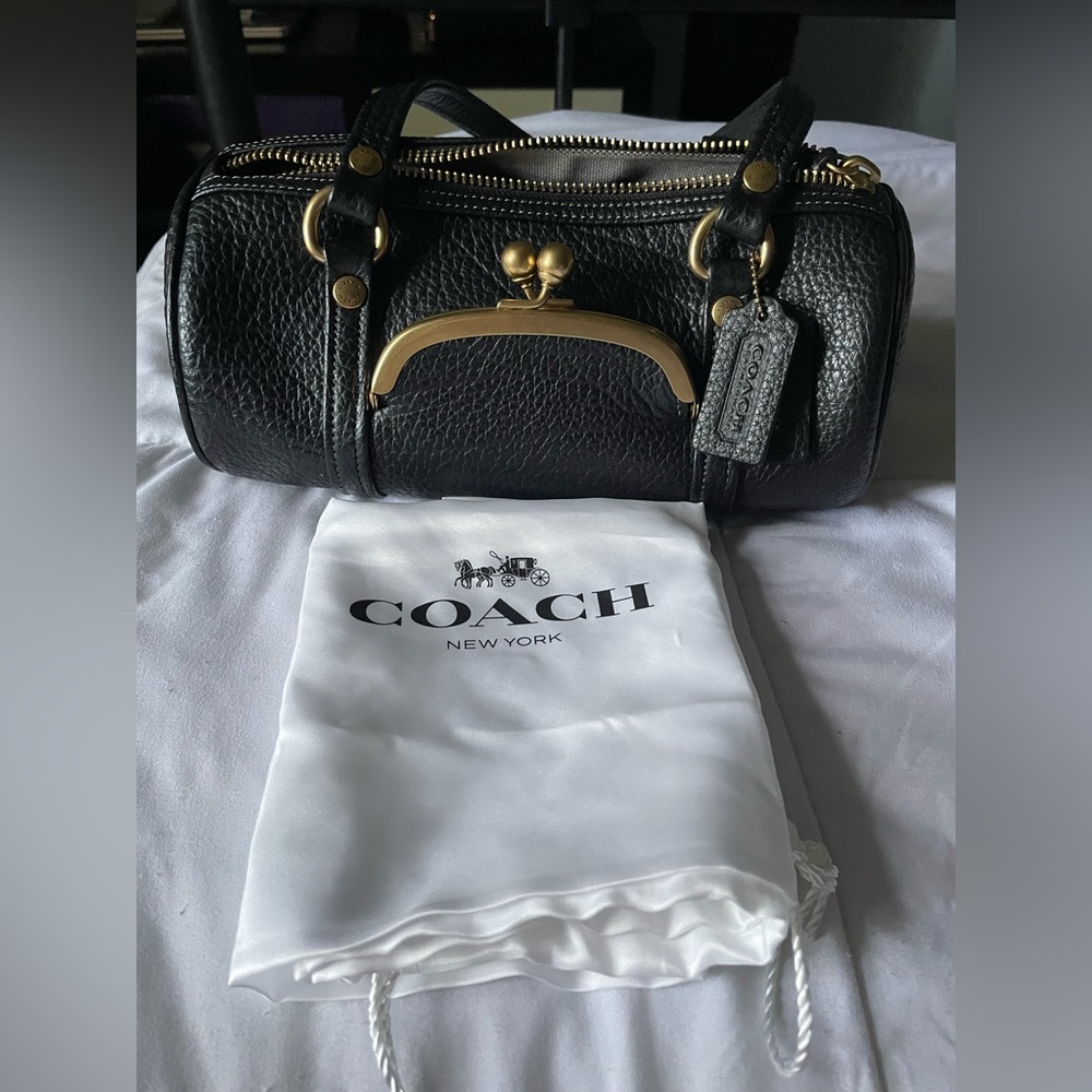 Coach black Kisslock barrel shoulder bag 28